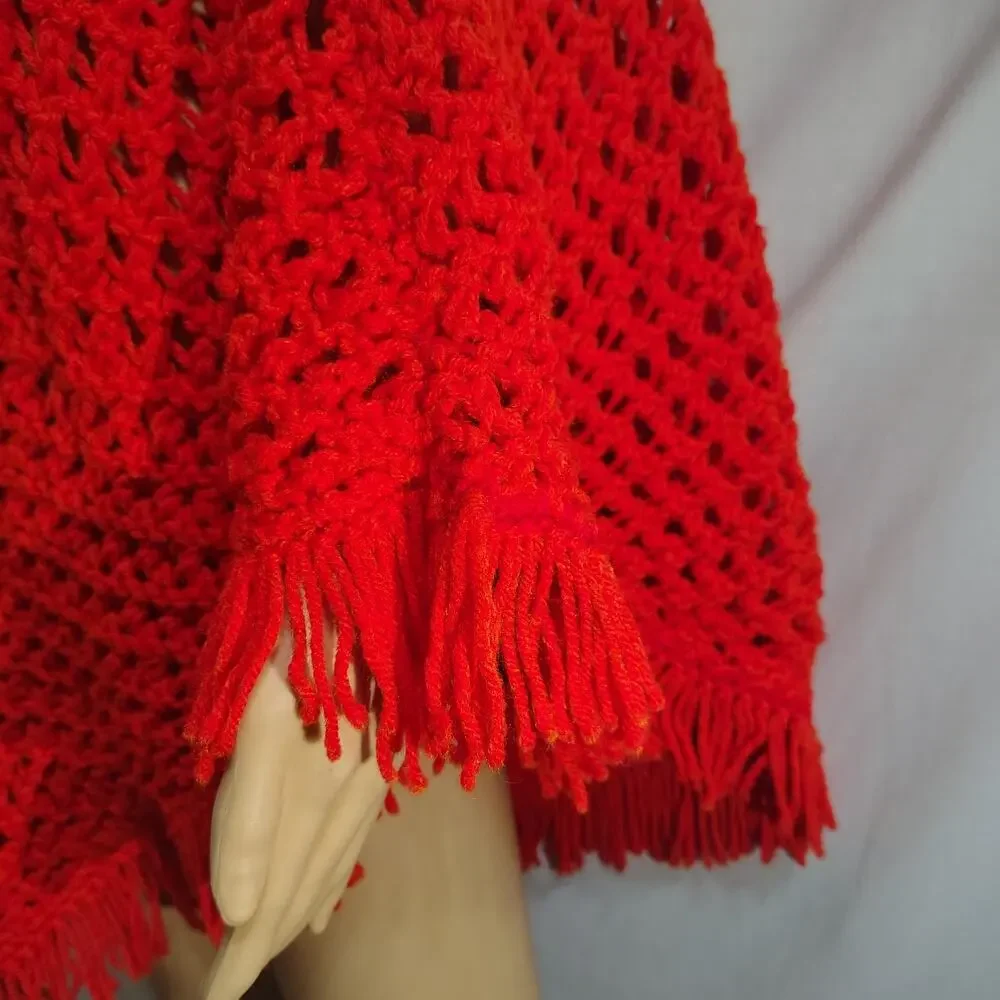 70s Crochet Poncho Red Fringe Boho Festivals Caplet Grannycore Cottagecore Knit